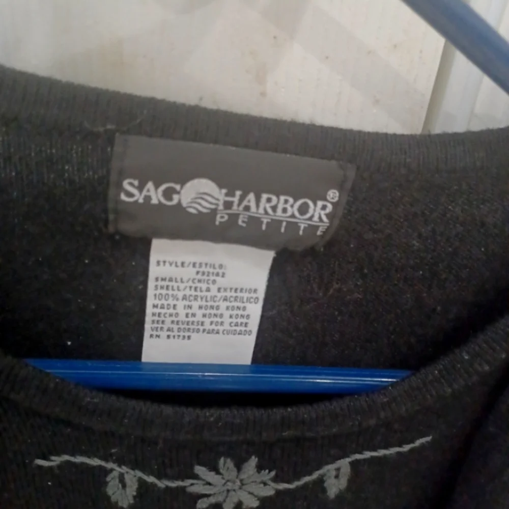 Sag Harbor black Sweater petite - Picture 2 of 3